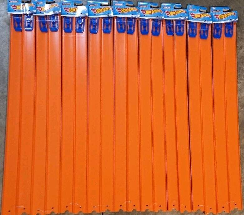 Hot Wheels Lot Set 18 Straight 24″ Long Track Pieces, 36 Feet Total w/Connectors