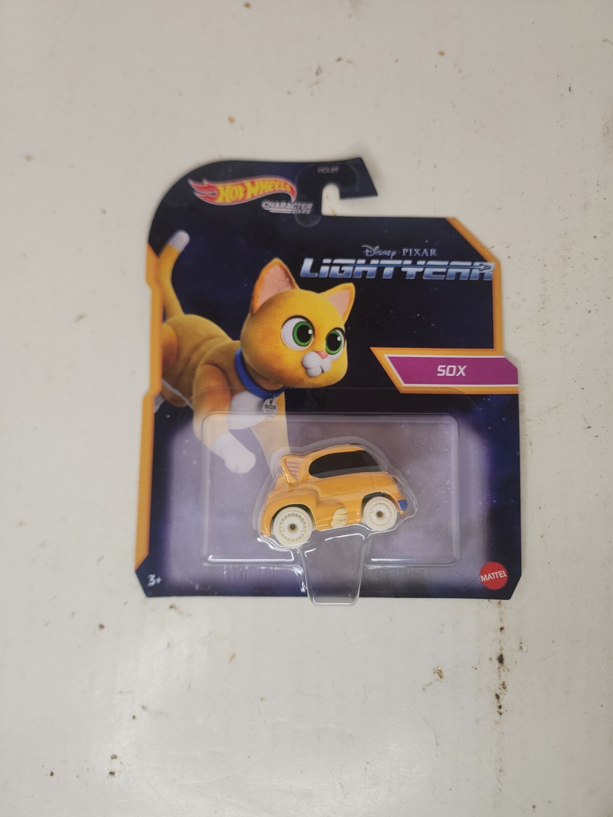 HOT WHEELS CHARACTER CARS  CAT CAR DISNEY PIXAR LIGHTYEAR SOX