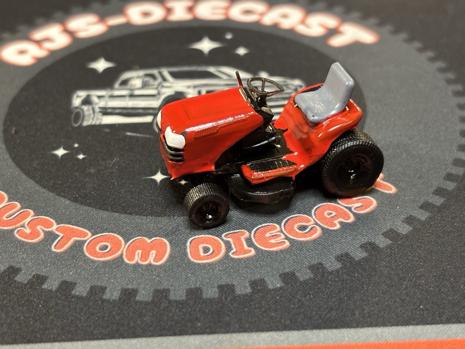 1/64 “RED” 3D Printed Riding Lawn Mower For Farm Diecast Diorama Greenlight