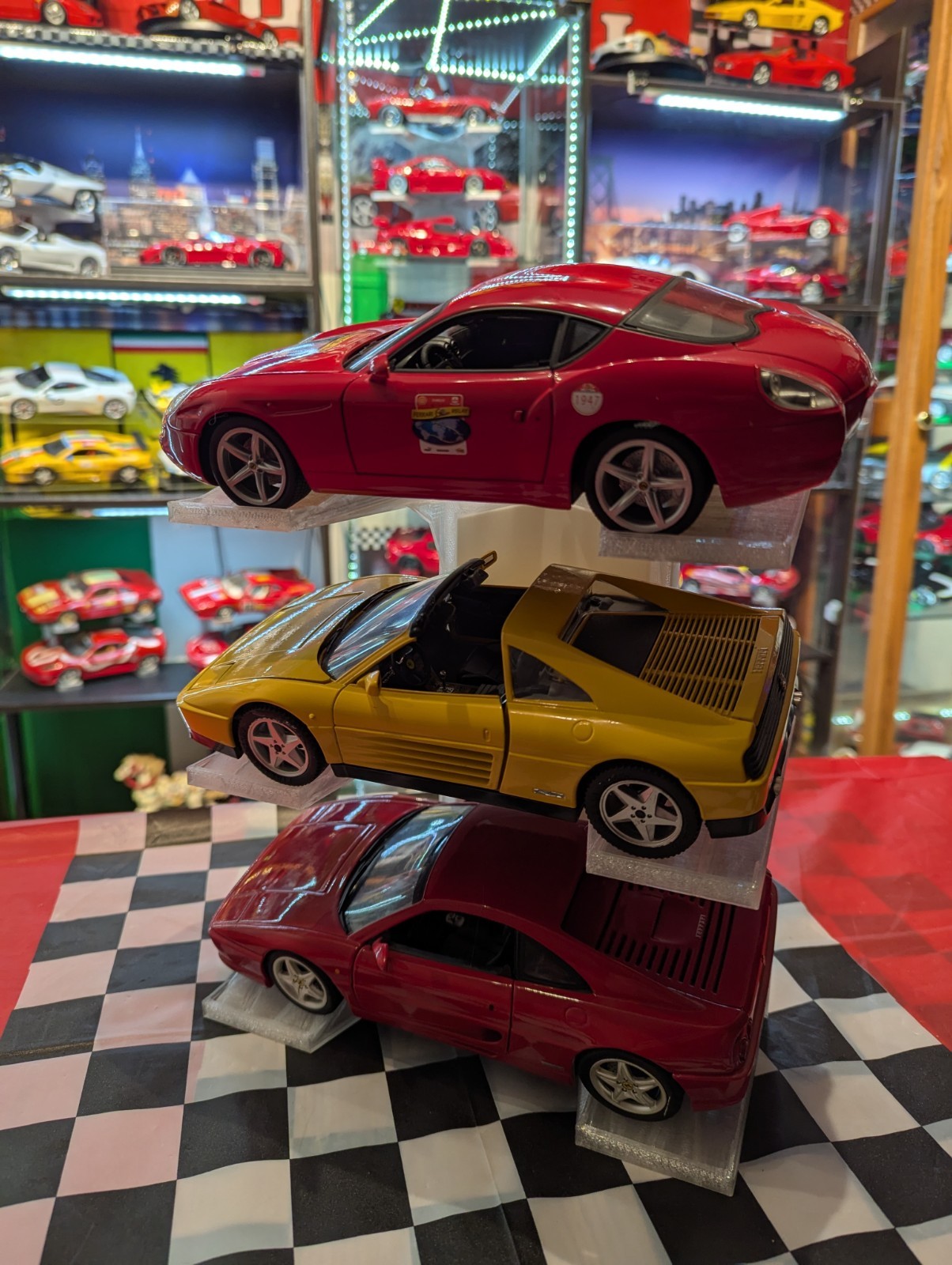 1/18 1:18 Scale Car Models Stand – Holds 3 Cars (transparent No Lighting)