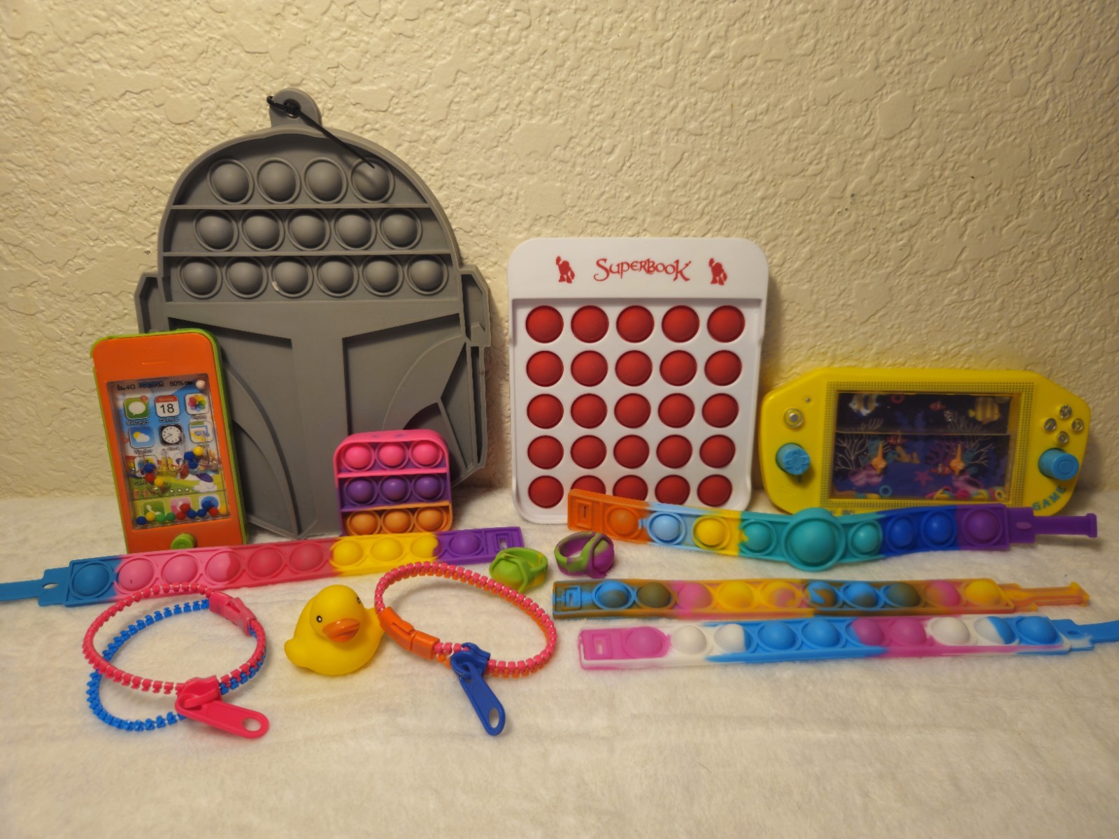 Sensory Fidget Toys Push/Pop/Bubble/Zipper Bracelets, Rings, Games & Toys