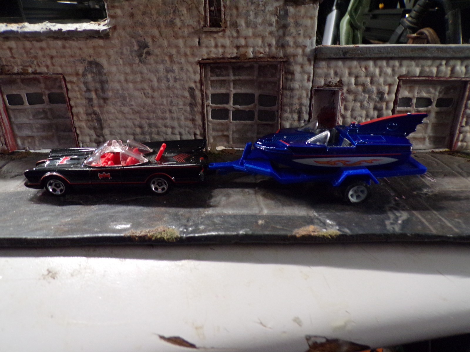 Hot wheels batman boat trailer