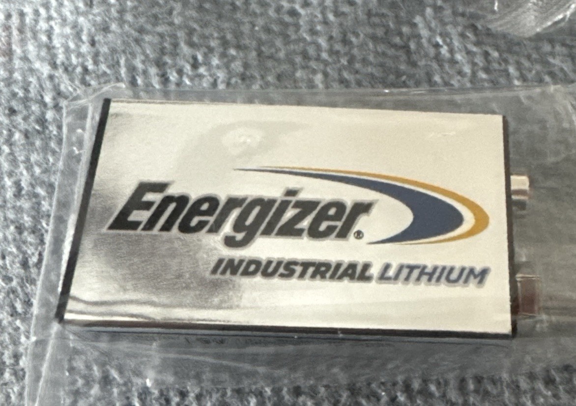 6 Energizer Industrial Lithium 9V Batteries L522, 6LR61, 1604LC Exp 12/35