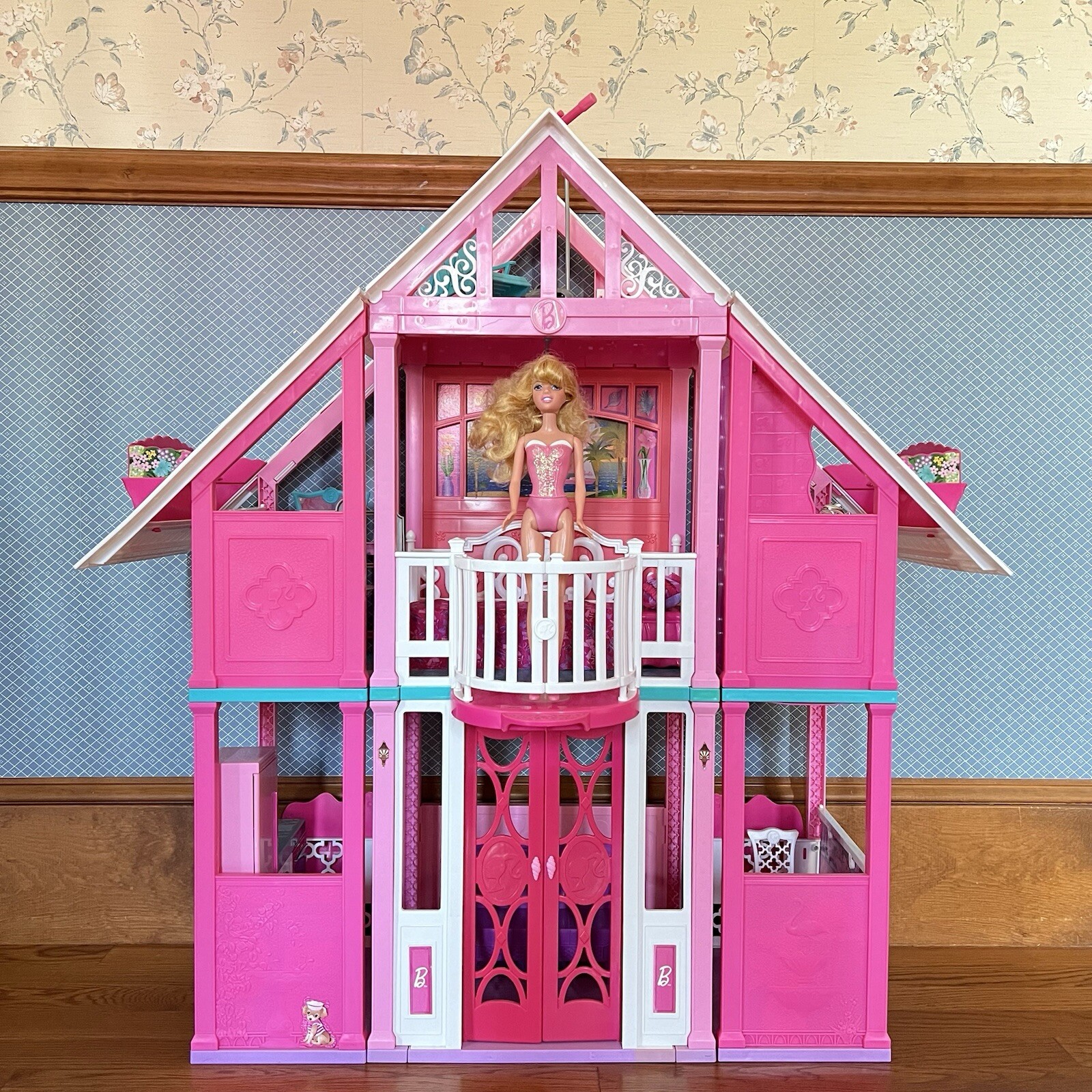 Barbie Malibu Dream House 2011