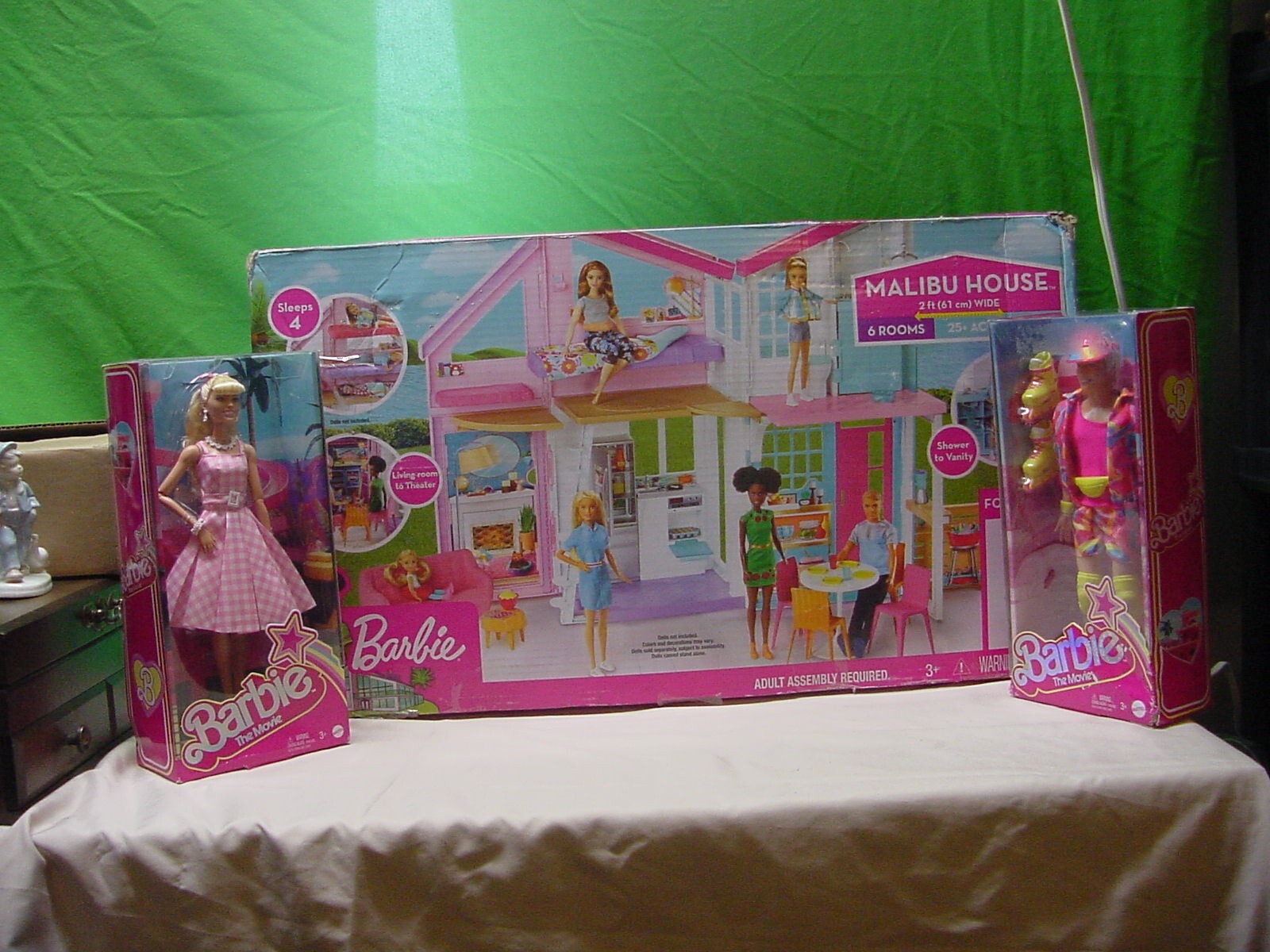 Barbie Malibu House 6 Rooms 24+ Accessories, Including Barbie and Ken