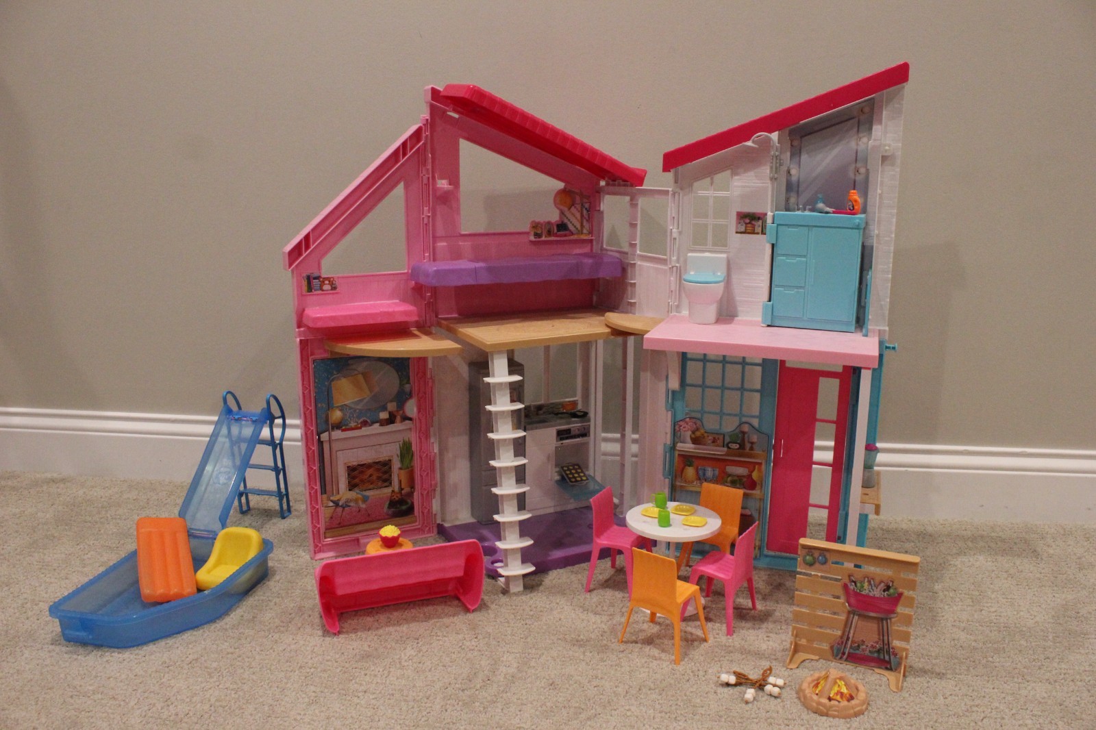 Barbie Malibu House Playset + Pool