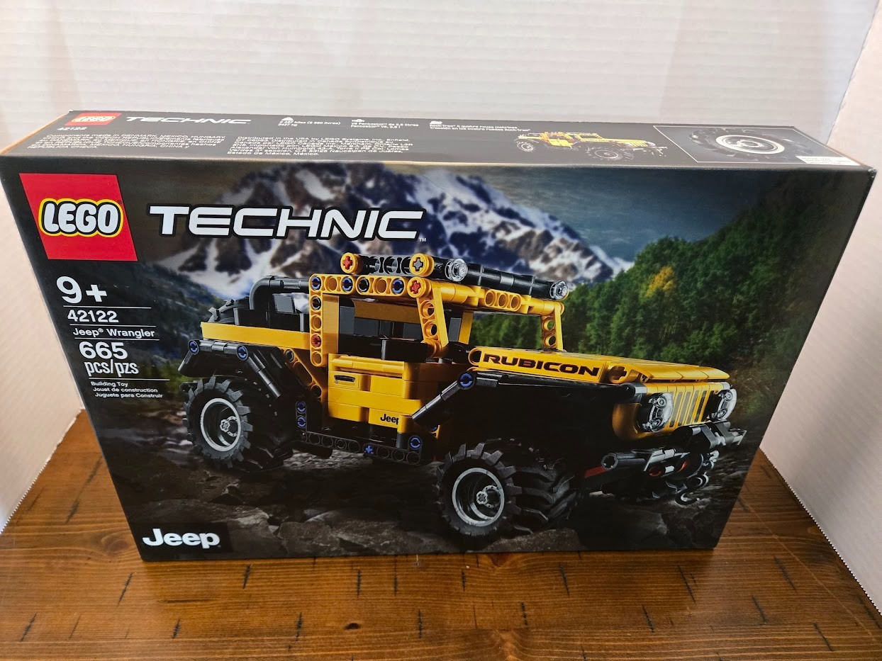 *RETIRED* LEGO TECHNIC: Jeep Wrangler (42122)