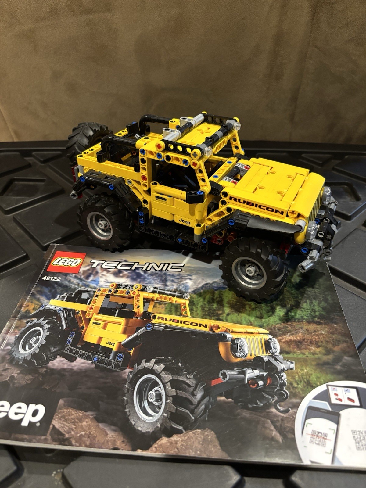 LEGO Technic Jeep Wrangler 42122 Complete Set W/ Instructions