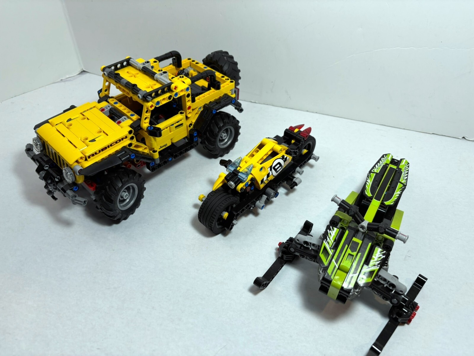 Lego technic: Jeep Wrangler 42122 + bike 42058 + snowmobile 42021