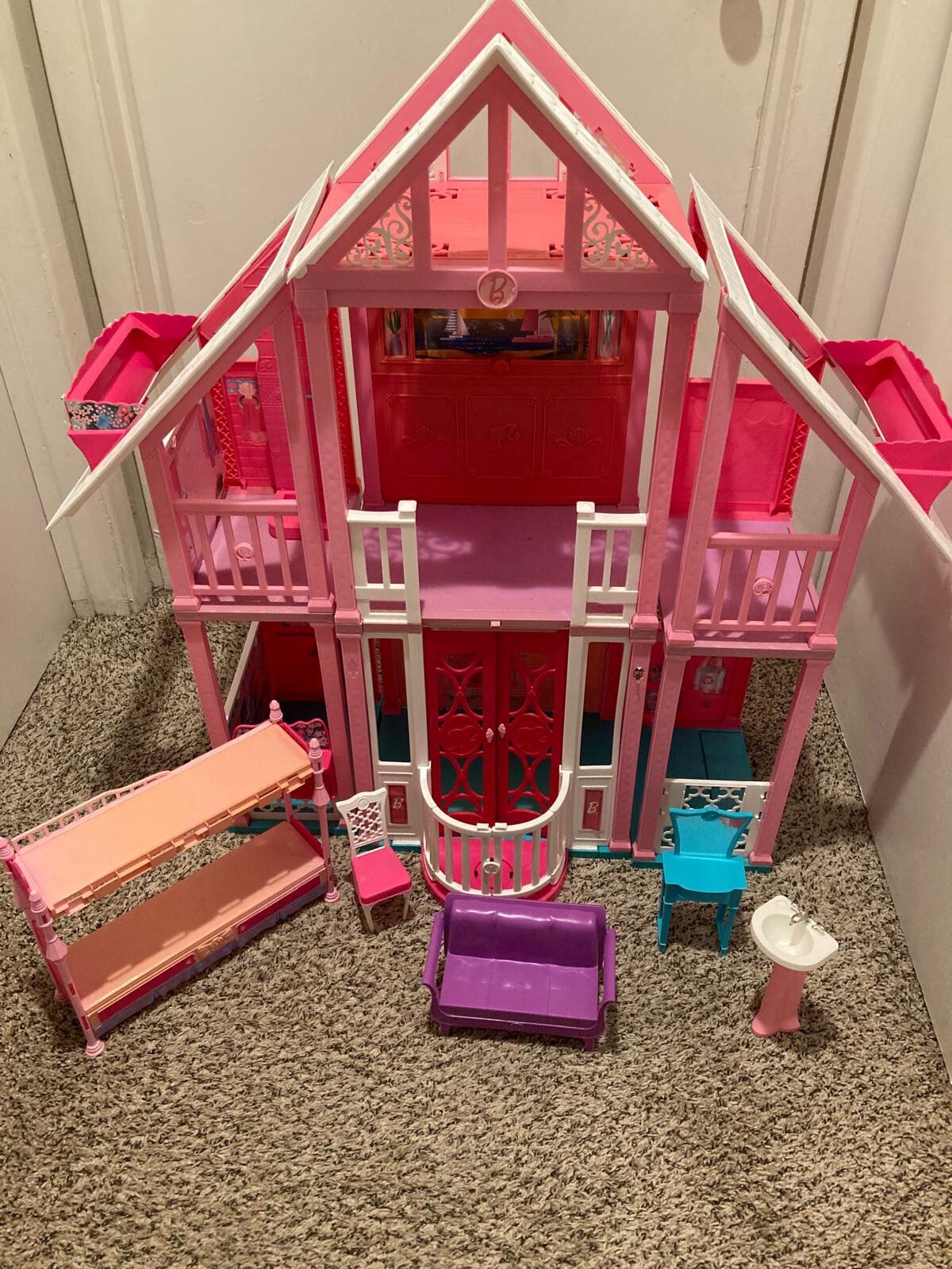 Barbie Malibu Dream House 2011