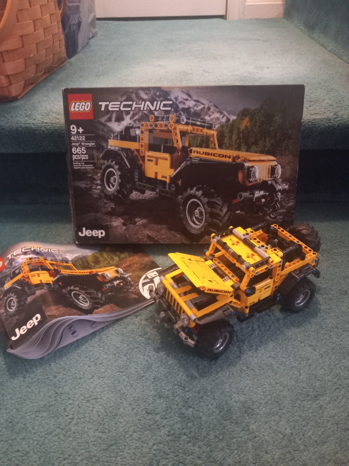 LEGO TECHNIC: Jeep Wrangler (42122) 100% Complete W/ Box, Manual + Disassembled