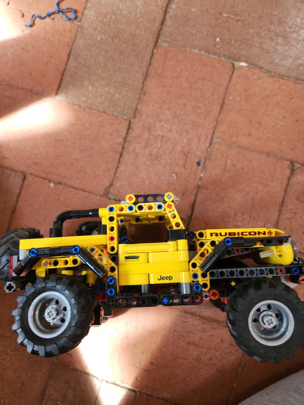 LEGO TECHNIC: Jeep Wrangler (42122)