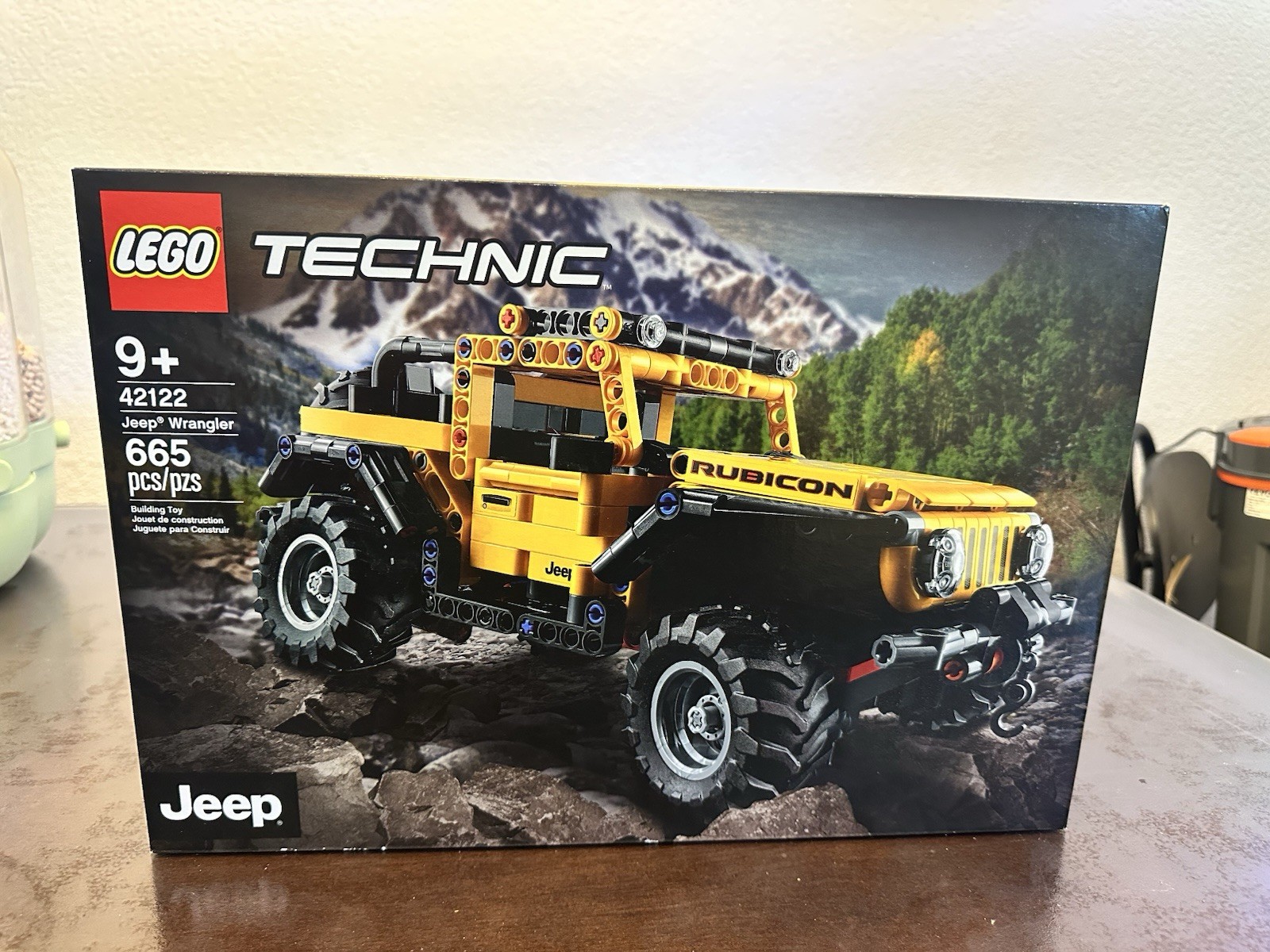 LEGO TECHNIC Jeep Wrangler 42122. With box. NearMint condition. All accessories.