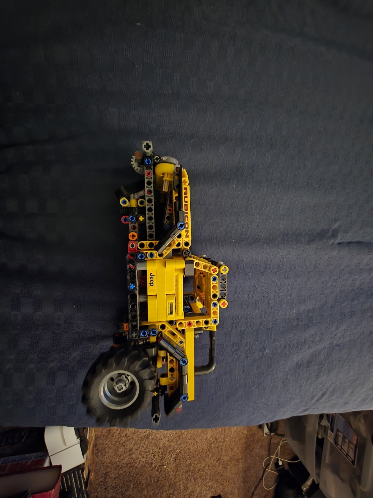 LEGO TECHNIC: Jeep Wrangler (42122) incomplete