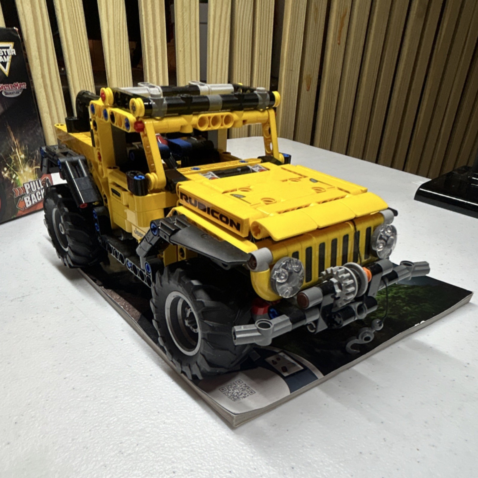 LEGO Technic Jeep Wrangler, Monster Jam Monster Mutt Dalmatian & El Toro Loco
