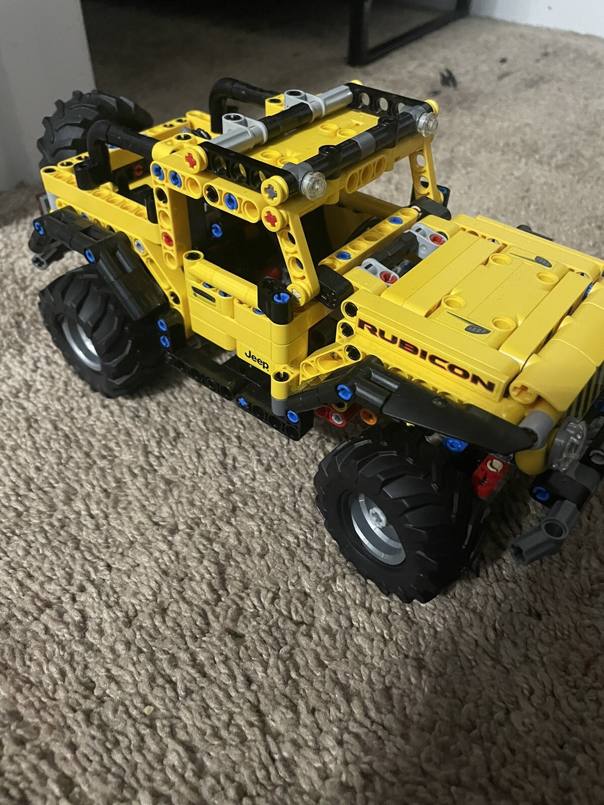 LEGO TECHNIC: Jeep Wrangler (42122)