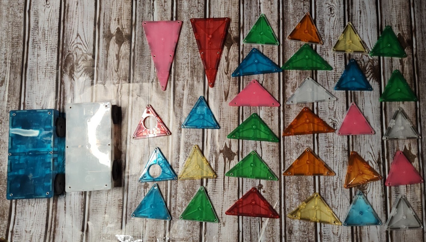 Lot of 46 Authentic Magna Tiles Magnetic Building Toys (B)