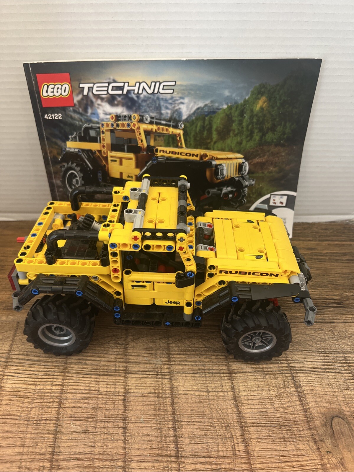Lego Technic Jeep Wrangler Yellow Set #42122 USED/RETIRED