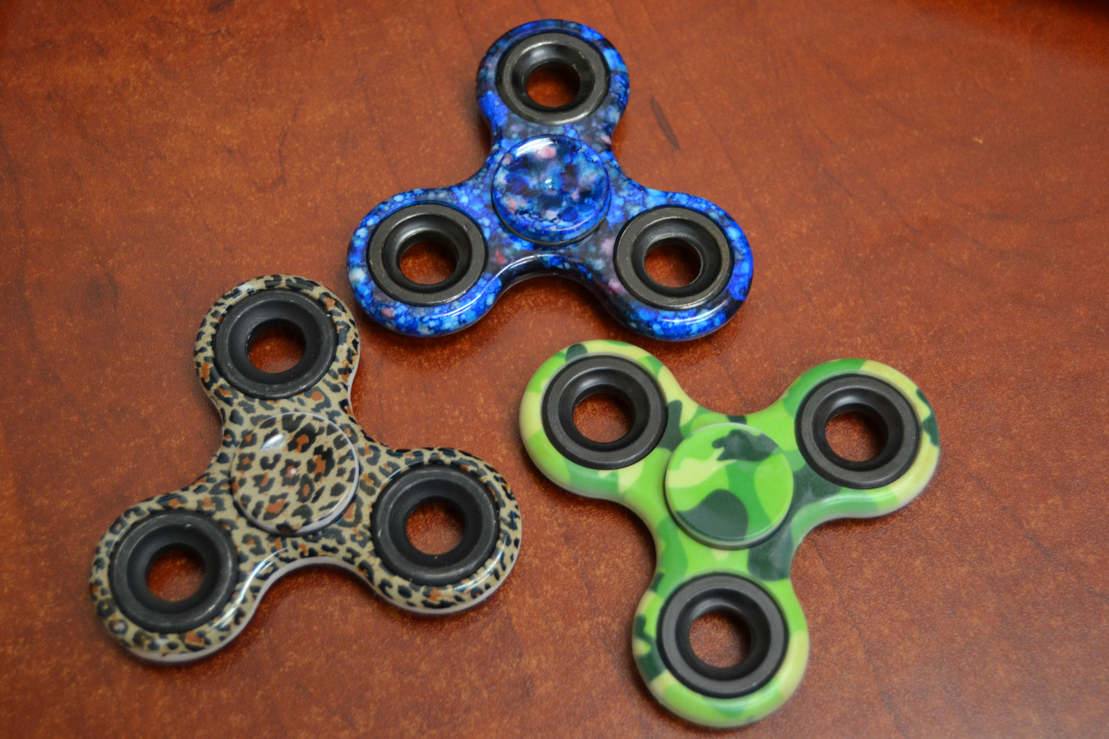 3 PCS ASSORT MIXED FIDGET FIDDLE HAND TRI SPINNER SENSORY TOY