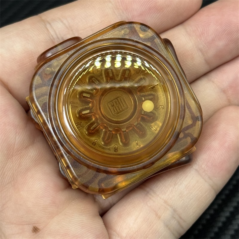 Multi-functional EDC Fidget Toy – Amber Plastic Decompression Toy Fidget Clicker