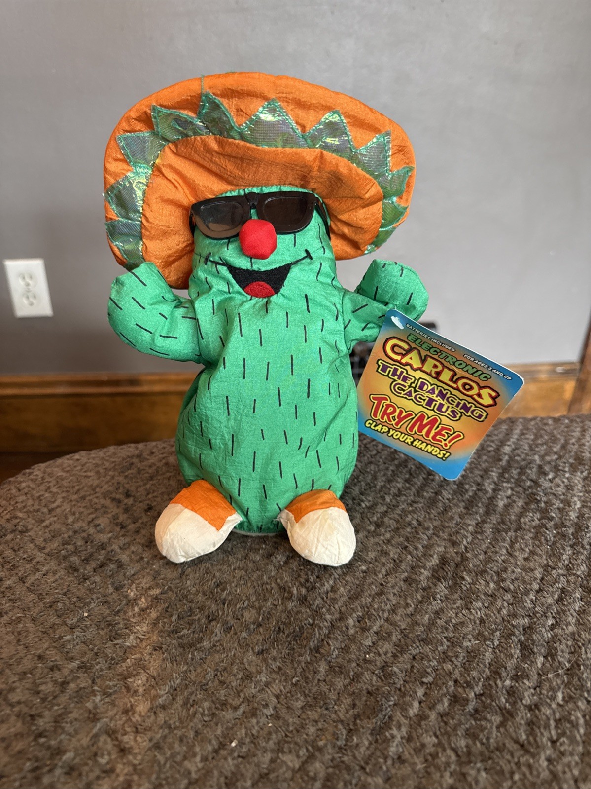 RARE Carlos The Dancing Singing Cactus GAF Corp 10″ Orange Hat Vtg *non Working*