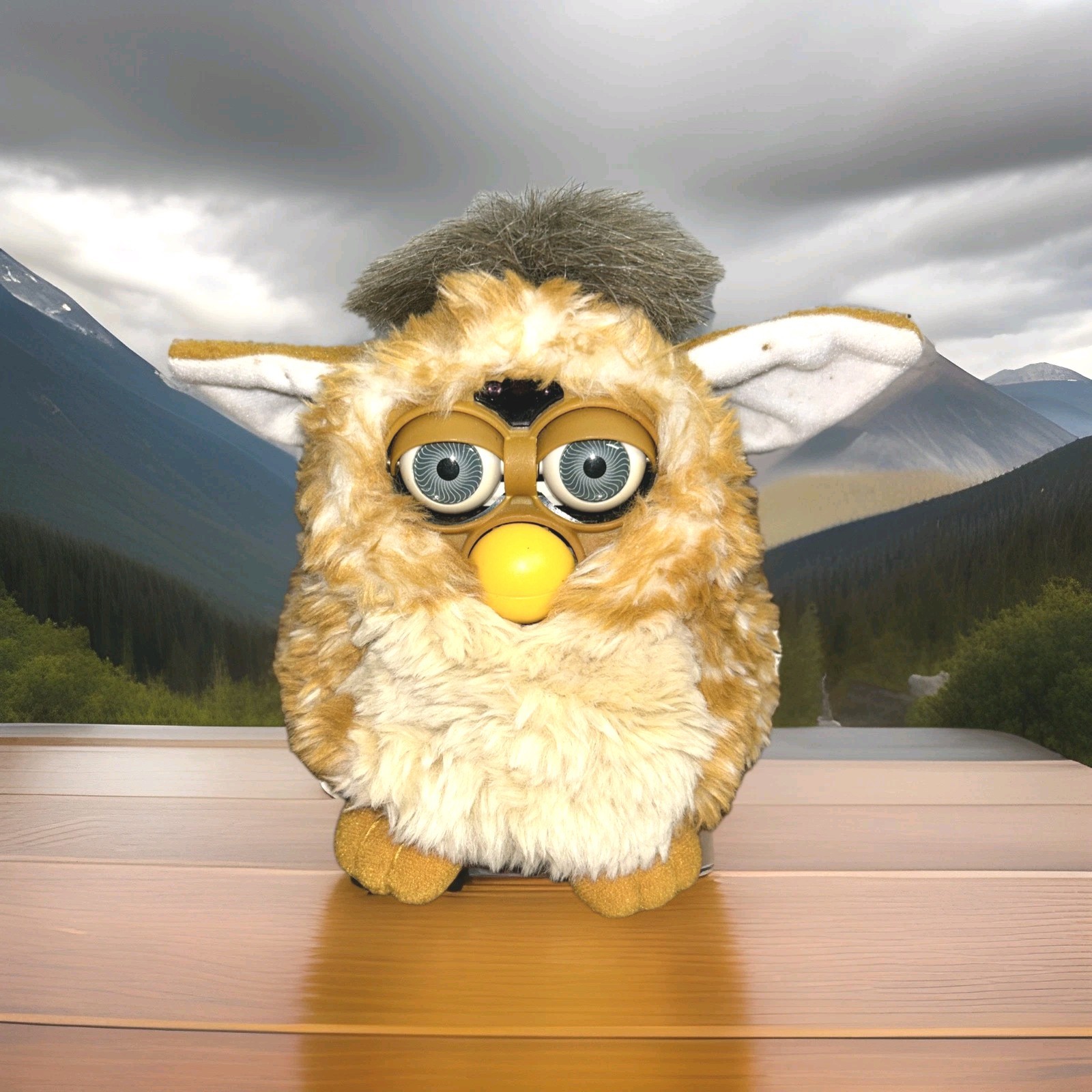 VTG 1998 Furby Giraffe 1st Generation Brown Tan Blue Eyes Model Does Not Work