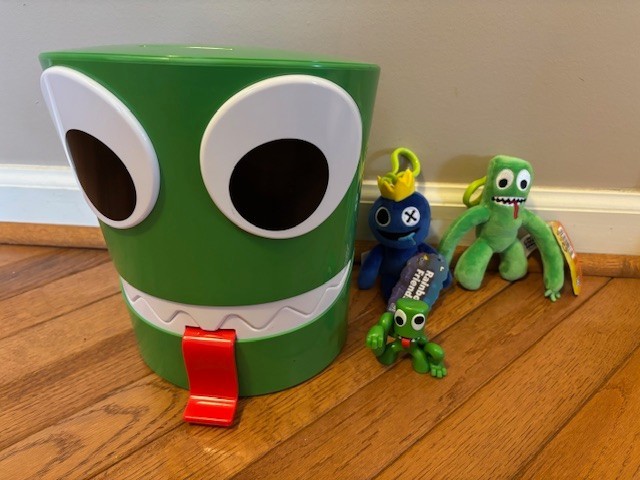 Rainbow Friends Figures & Plush Keychains – Green & Blue Roblox Collectable Toys