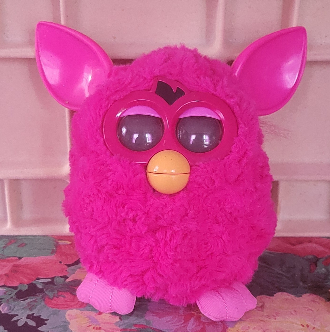 Hasbro Furby Connect Friend, Pink need batterys still works