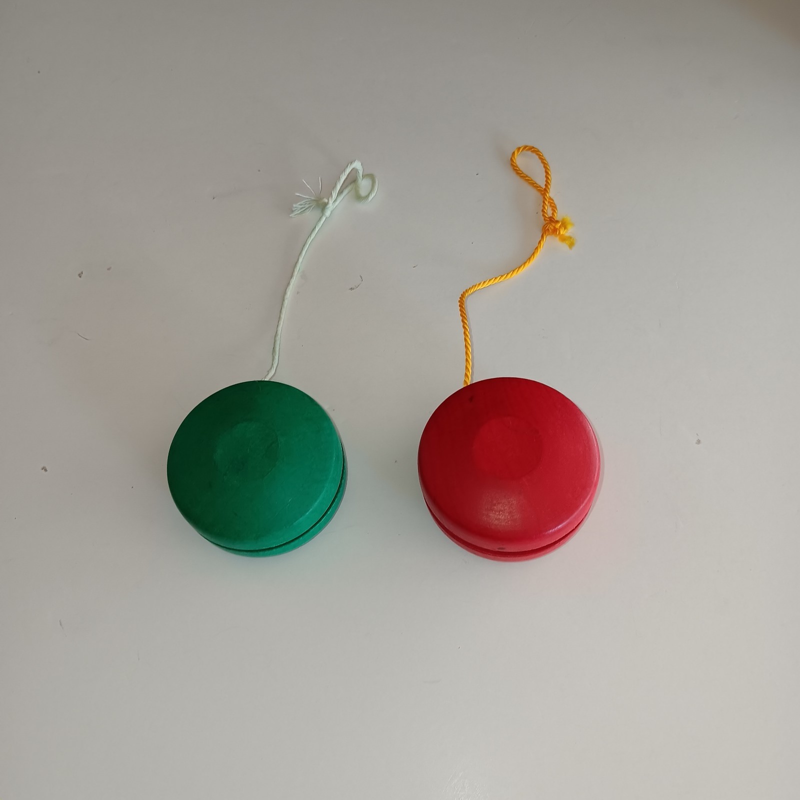Yo Yo’s. 2, Red, Green Wooden Collectable Toys.