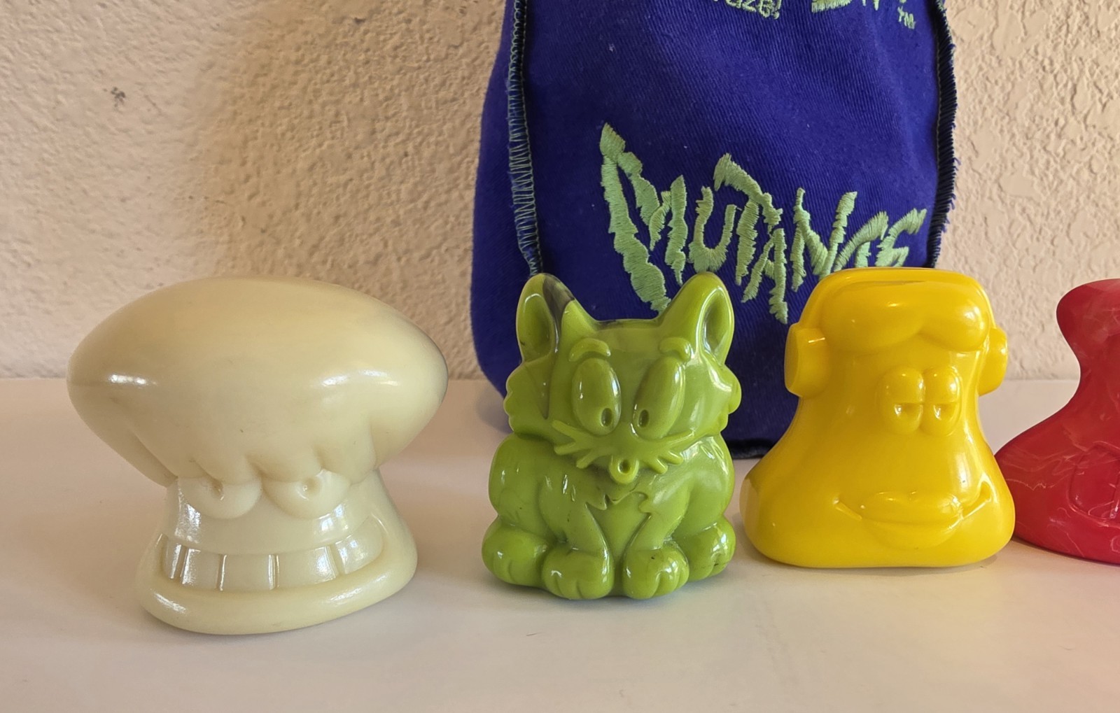 Crazy Bones Gogos Toys Lot of #5 Collectable Vintage Mixed with drawstring bag