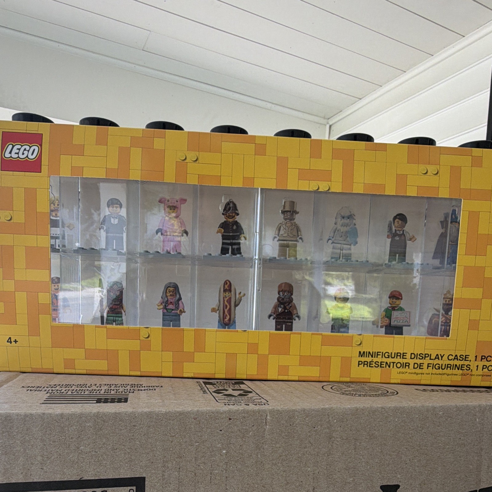 LEGO Minifigure Display Case Wall-Mounted 16 Compartments Yellow/Orange 40660005